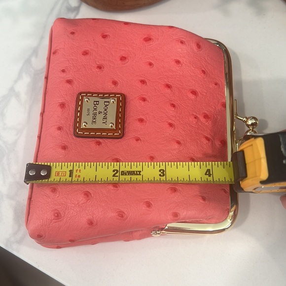 Cute!! 👛 Dooney & Bourke Kisslock Wallet! - Picture 12 of 16